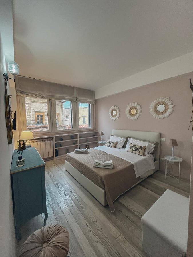 Jarase Nel Centro Di Apartamento Palermo